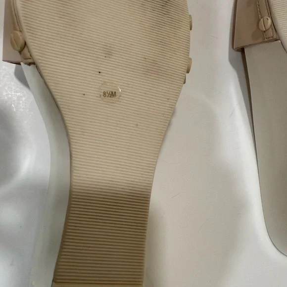 Tory Burch Cream and White 3-1/4” Wedge Sandals (sz 8.5) - Picture 7 of 8